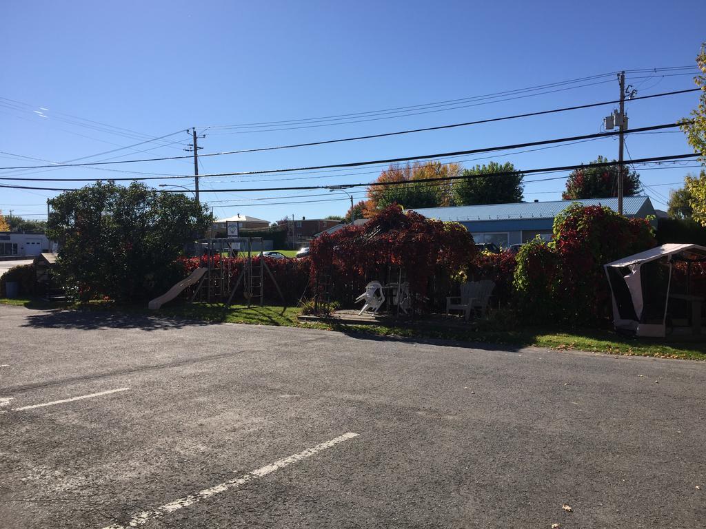 Motel Montgolfière JP Saint-Jean-sur-Richelieu Extérieur photo