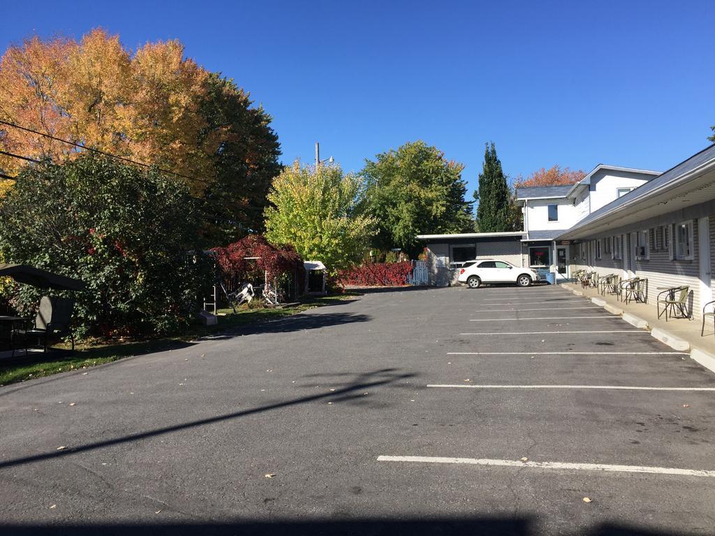 Motel Montgolfière JP Saint-Jean-sur-Richelieu Extérieur photo
